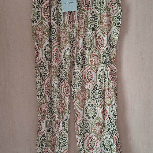 Printed pants size L, new, cotton, white with olive and coral design