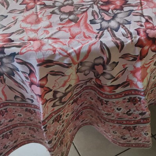 Rotonda tablecloth with 6 napkins like new