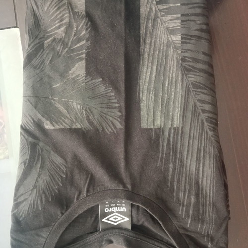 Umbro T Shirt Medium and Large Like New Black and White
