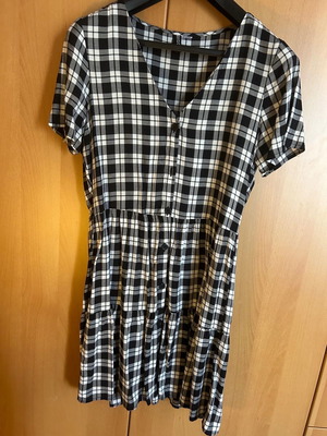 H&M checked dress used, size 36
