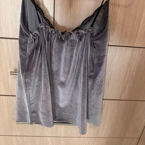 Regalinas lingerie one size like new, velour with lace