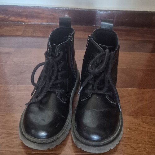 Boots size 26 like new, black