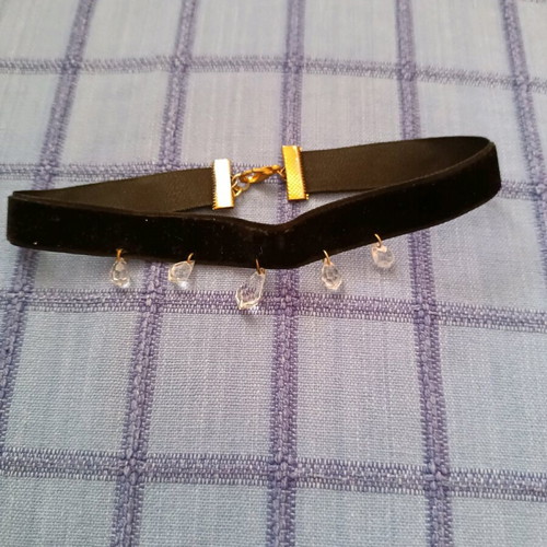 Velvet black choker like new with crystals