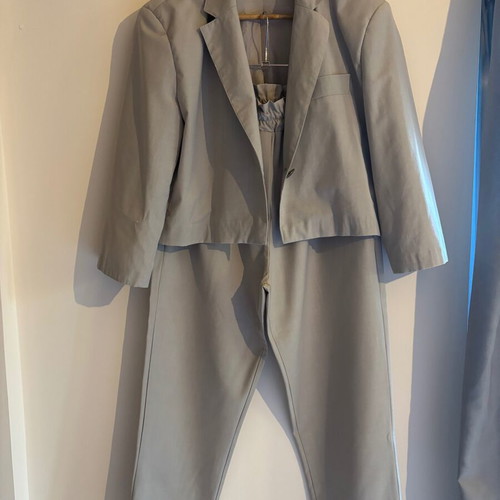 Suit set like new, olive color, sizes M and L