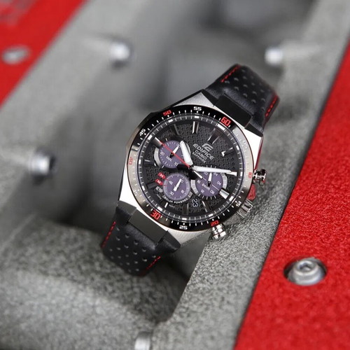 Casio Edifice EFS-S520CBL watch like new, solar powered, black leather strap