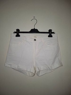 H&M white women's shorts size M used, slim fit, pockets