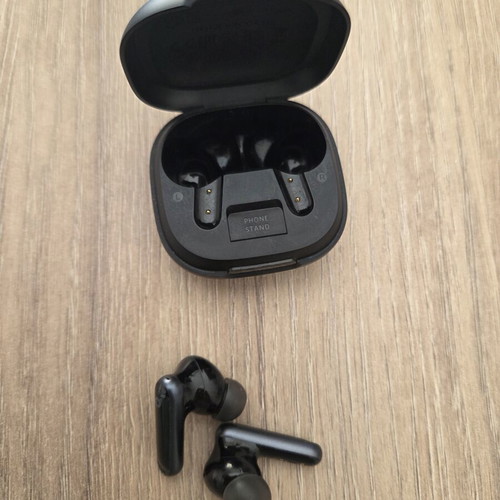 Soundcore true wireless earbuds black with charging case