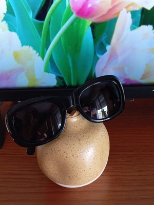 Vintage Giorgio Armani sunglasses black, like new
