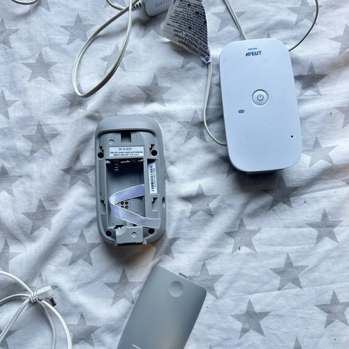 Philips Avent baby monitor with transmitter and receiver