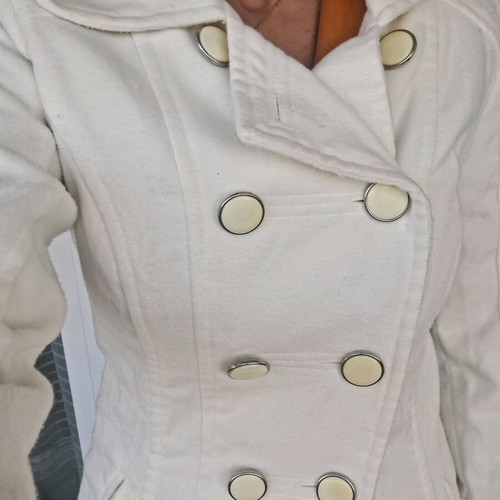 Peacocks white coat medium like new