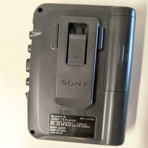 Sony Walkman WM-EX190 Mega Bass like new portable cassette player