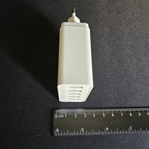 Charger with 5 charging ports