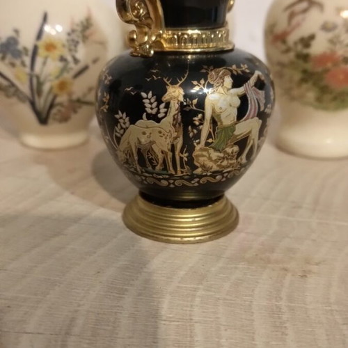 Miniature vase set like new, 4 porcelain pieces