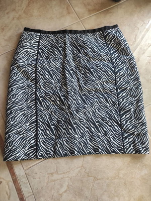 H&M mini skirt with zebra print like new, size 36