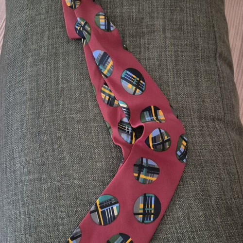 Vintage tie like new, burgundy with blue patterns