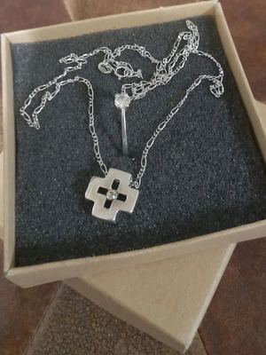 Vintage 925 set cross and engagement ring like new