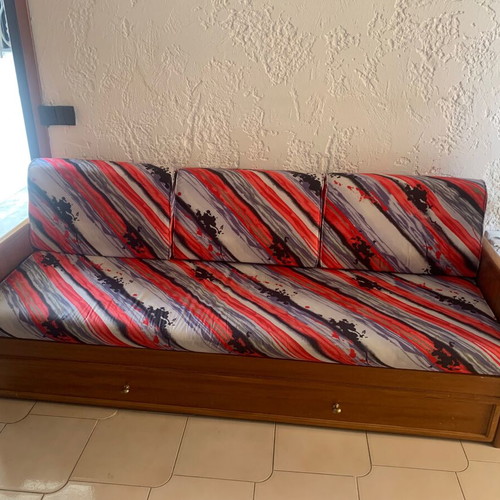 Sofa with storage chest like new, 2.20x0.70 m