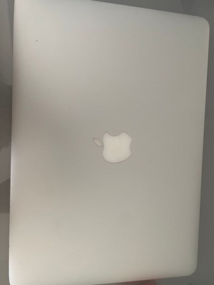 Apple MacBook Air 13" 2017 i5 8GB RAM 256GB SSD used