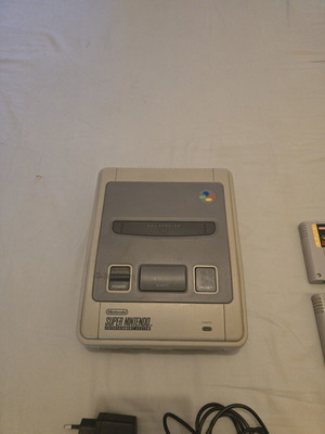Super Nintendo Entertainment System с 3 игри, употребяван