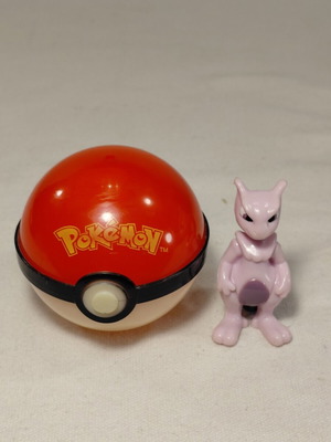 Pokemon Candy Container Mewtu Figurine and Pokeball 1999 vintage used