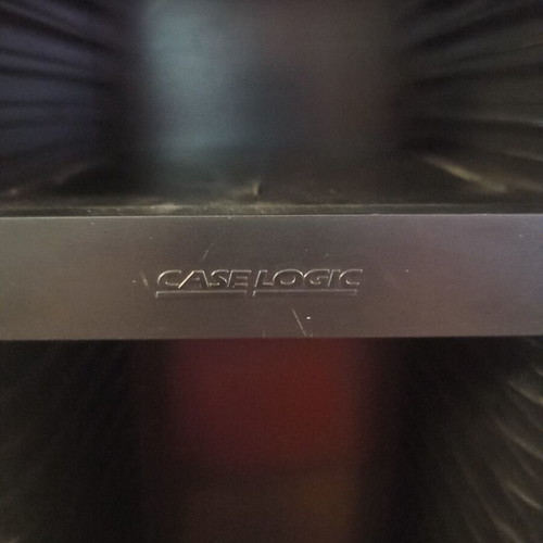Stand CD tower Case Logic like new for 70 single and double CDs