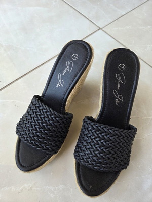 Black woven platform sandals new, size 37