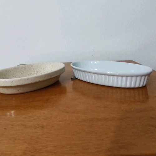Ceramic bowls new, set of 2 for serving and oven use