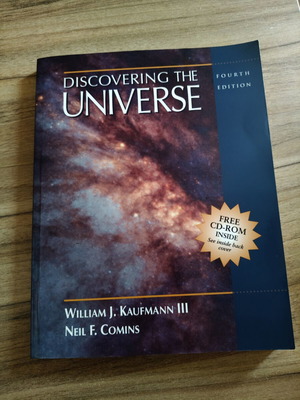 Discovering the Universe book like new with CD