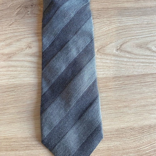 Tie in excellent condition