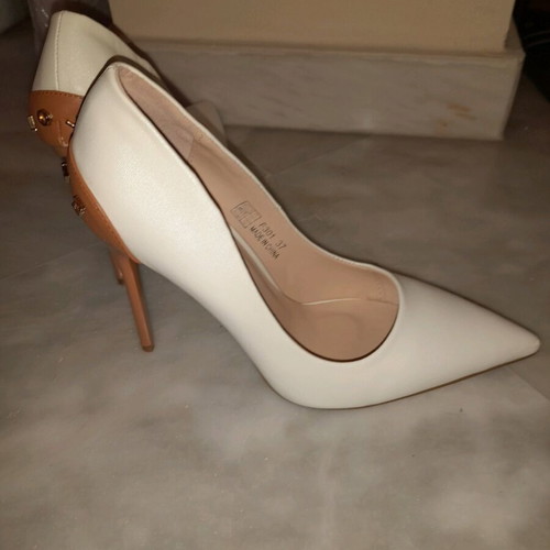 White summer pumps like new, size 37