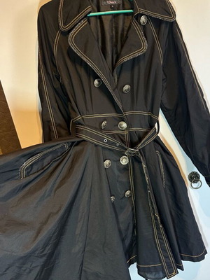 Waterproof trench coat size S like new, black