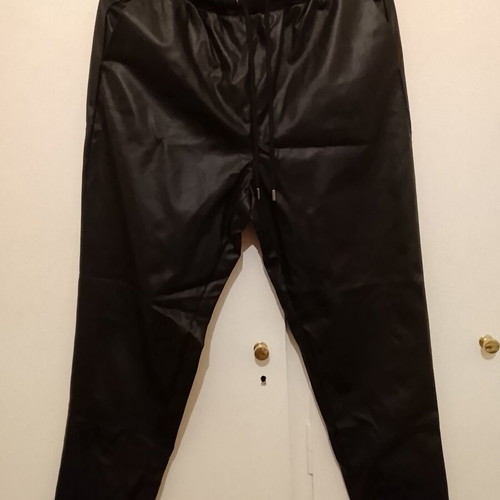 Pull & Bear jogger pants in faux leather like new, size M