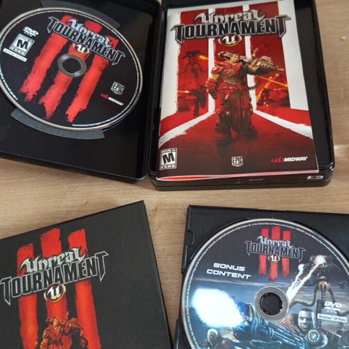 Unreal Tournament 3 PC game like new with minor disc holder defect