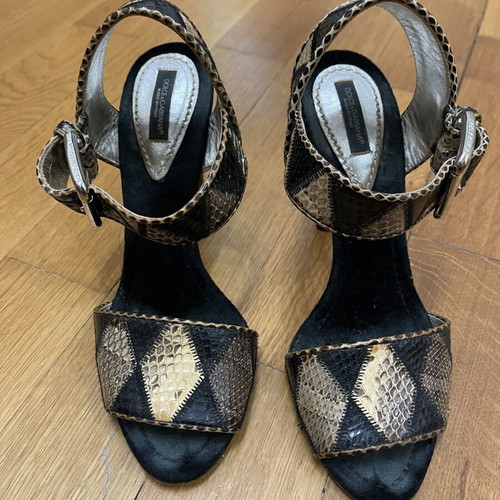 Dolce & Gabbana leather high-heeled sandals like new, black beige