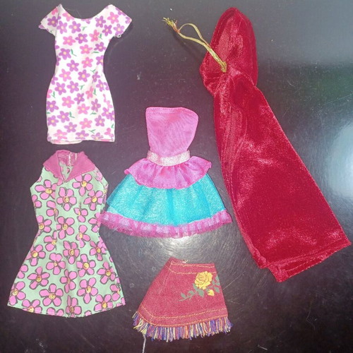 Barbie clothes like new, pack