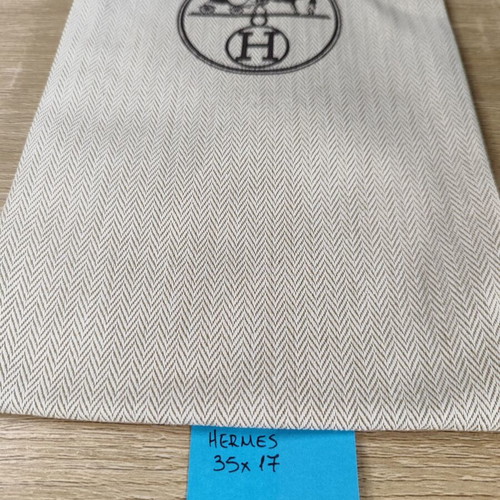 Hermes Dustbag used 35 x 17 cm