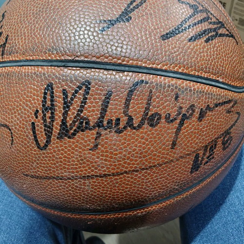 Molten basketball used with signatures of Peristeri team 1996