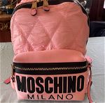 Moschino τσάντα πλάτης συλλεκτική σε ρόζ χρώμα.
