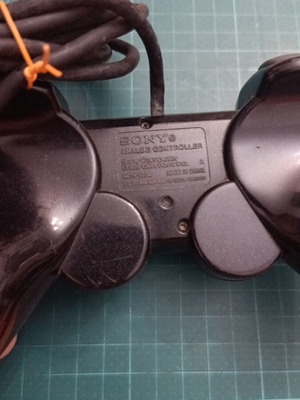 Sony PlayStation 2 ενσύρματο μαύρο χειριστήριο μεταχειρισμένο μόνο για ανταλλακτικά