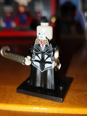 Deep Throat φιγούρα σαν καινούργια με βάση και δύο λεπίδες