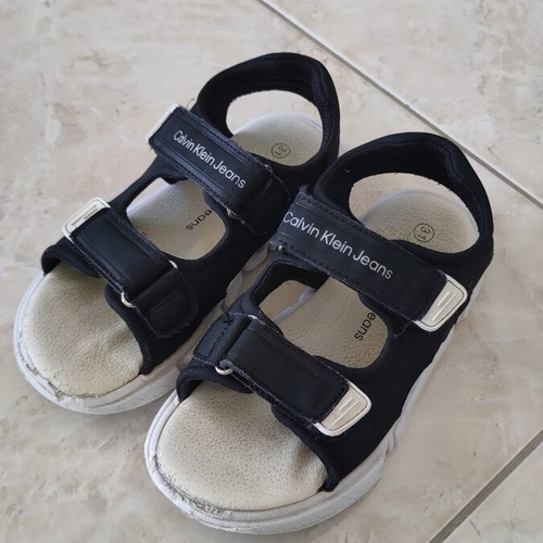 Calvin Klein sandals size 31 used, black and white
