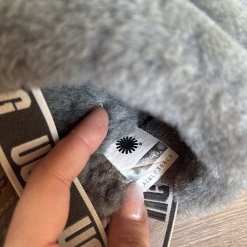 Ugg Fluff Yeah Slides Size 37 Like New, Grey