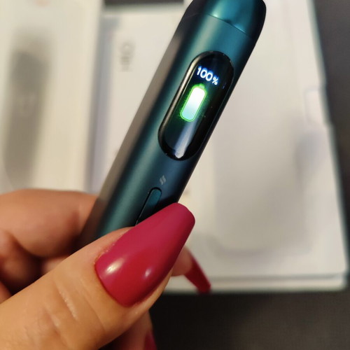 Glo HILO tobacco heating device