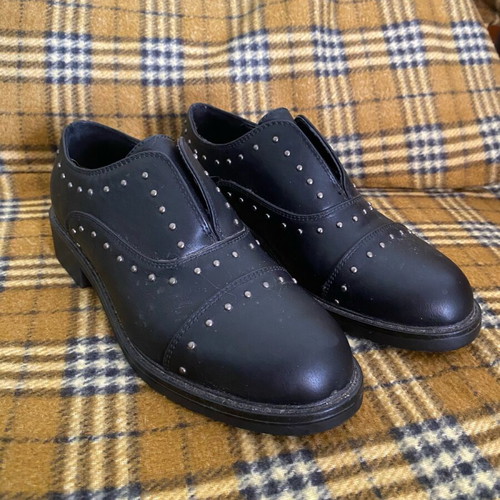 Oxford shoes like new, black with silver details size 39