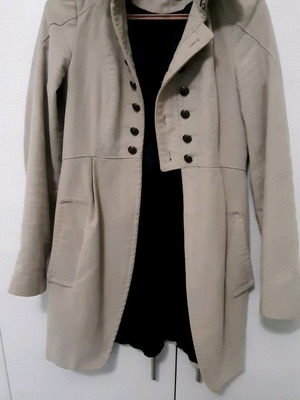 Γυναικείο μπεζ παλτό Zara μεταχειρισμένο, μέτριο μέγεθος XS