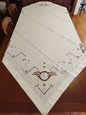 Handmade cutwork tablecloth 170x170, like new