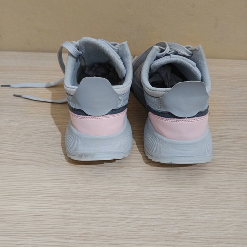 Women's athletic shoes used, size 40, gray and pink