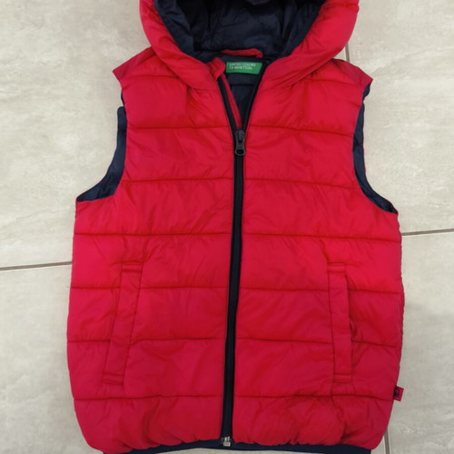United Colors of Benetton sleeveless jacket vest XXS 3-4 years red like new