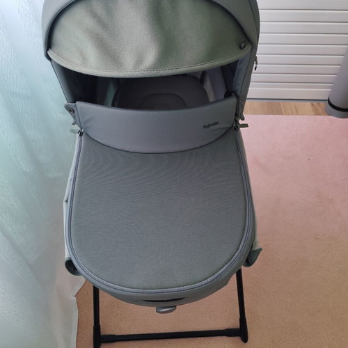 Inglesina Electa port bebe khaki with mattress like new