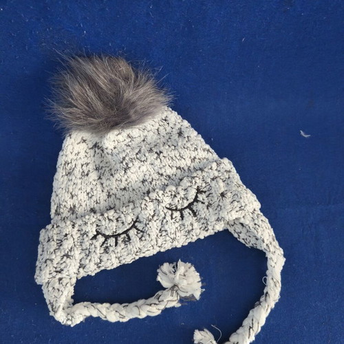 Girl's hat like new, 53cm, gray